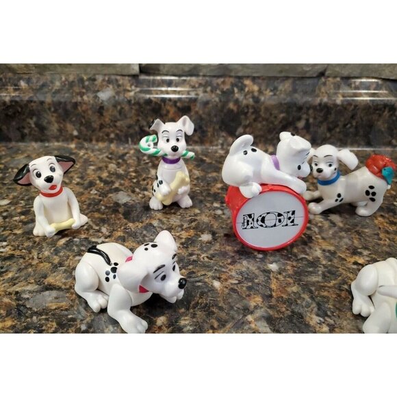 Lot of 8 figurines from 101 Dalmatians great cake toppers - Picture 3 of 6